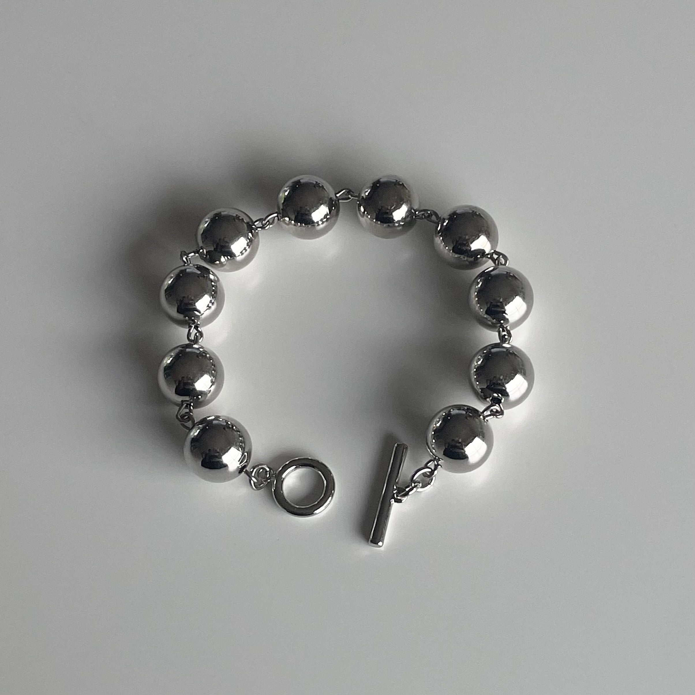 Silver ball bracelet -minimal